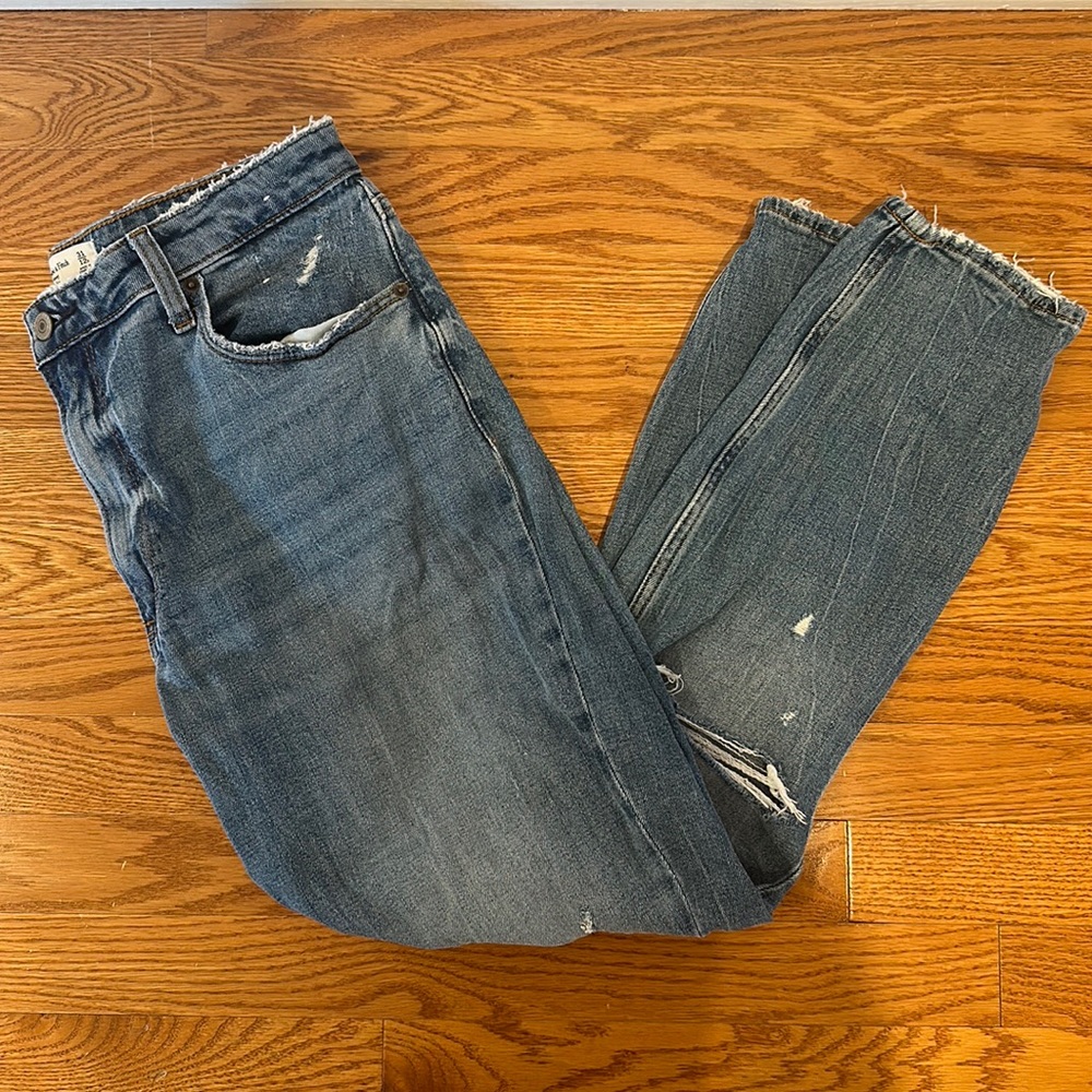 Abercrombie & Fitch High Rise Distressed Blue Jeans - Picture 1 of 7